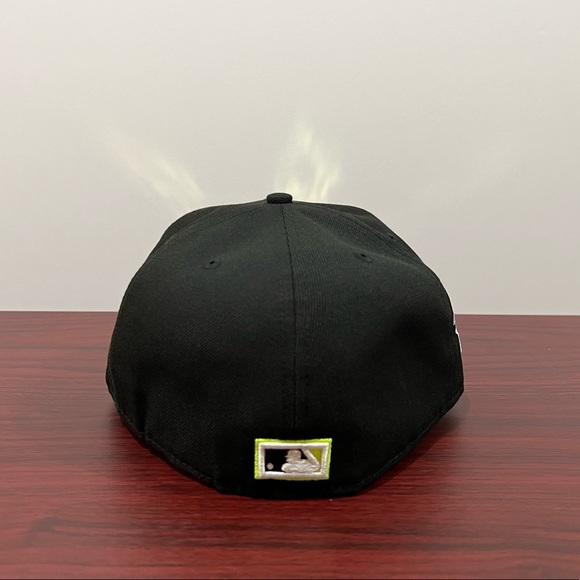 New Era, 59Fifty Fitted Hat, New York Yankees, 1998, World Series, Black - Picture 4 of 10